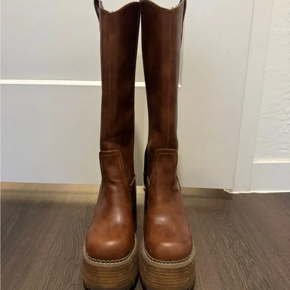 Dolls Kill Brown Heeled Platform Boots - Picture 2 of 3